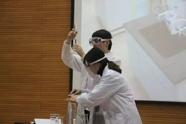 趣味生活化学安全知识_趣味化学知识安全生活教案_趣味化学与生活