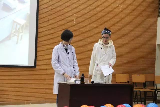 趣味化学知识安全生活教案_趣味生活化学安全知识_趣味化学与生活